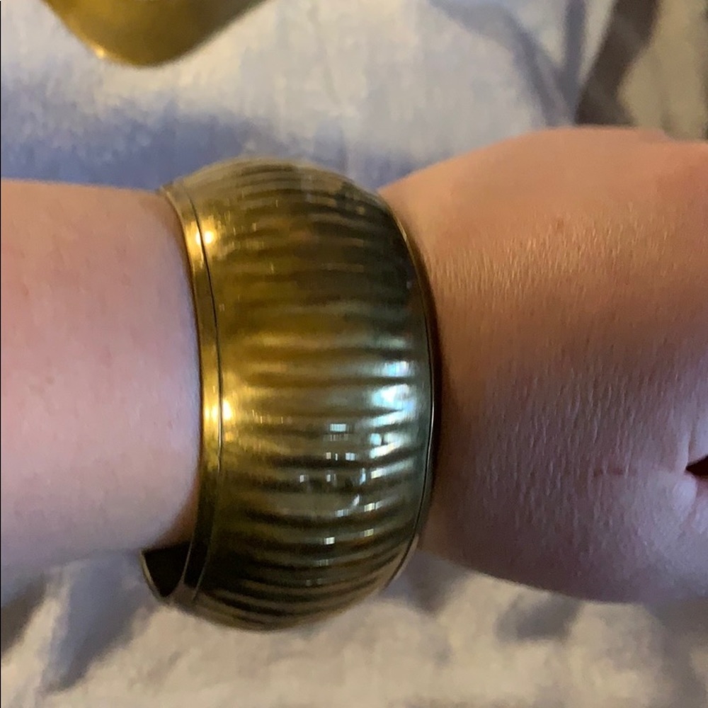 Vintage Brass Cuff with Line Design - Retro - Picture 6 of 6